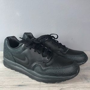 Nike Air Max Safari QS size 12